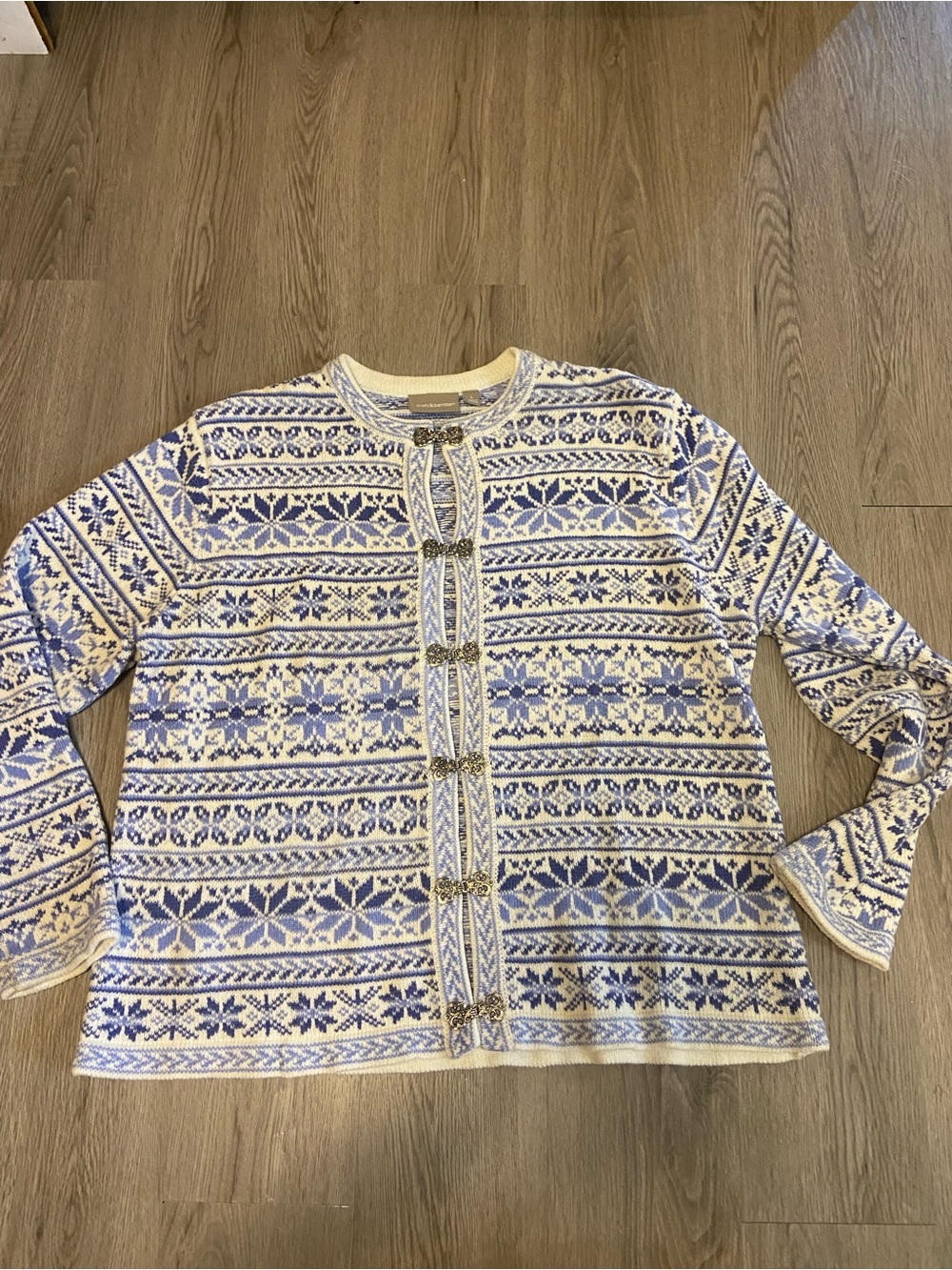 croft & barrow Cream and Blue Patterned Knit Cardigan with Decorative Clasps